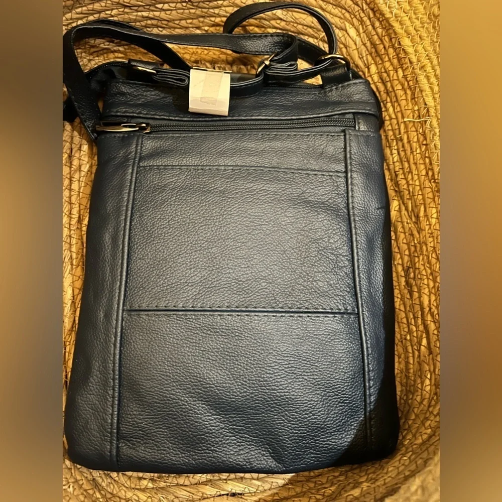Maze Crossbody Navy Leather 5 Zip 1 Pocket